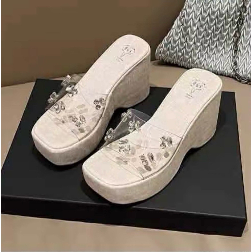 Dép suồng quai trong đính đá đế bằng ()