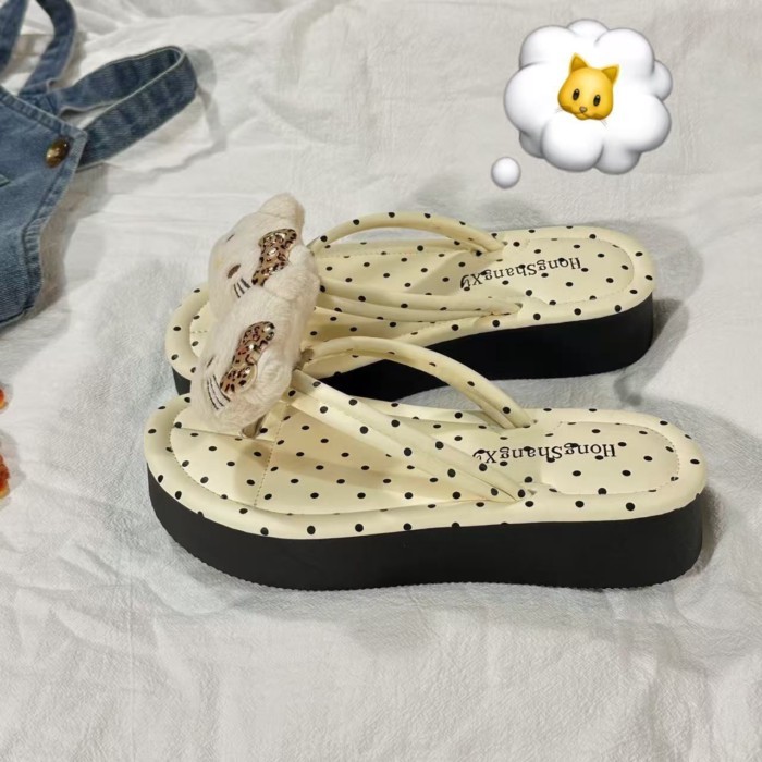 Dép xỏ ngón đế dày màu kem cho bé gái đi biển Dép xỏ ngón thoáng khí chống trượt