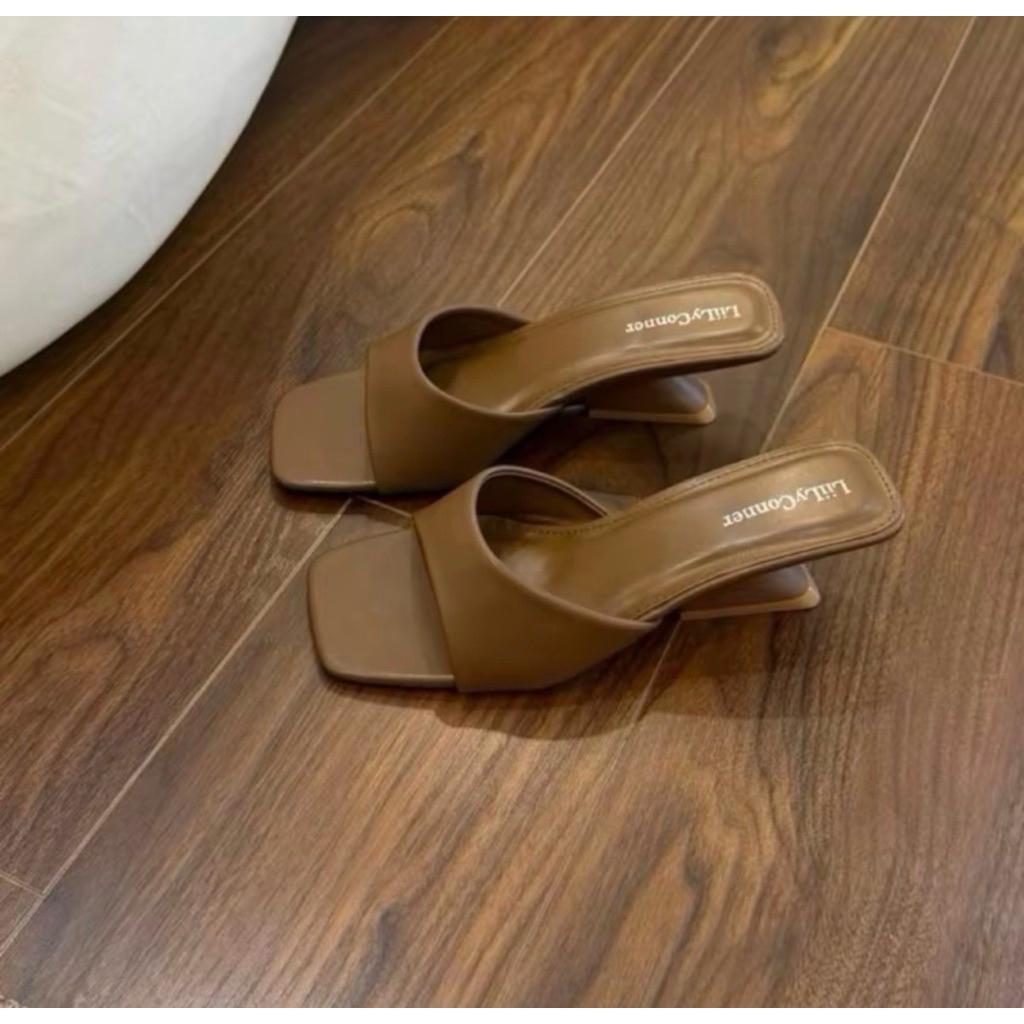 Dép xuồng mũi vuông gót 5cm quai ngang phối nỉ ()