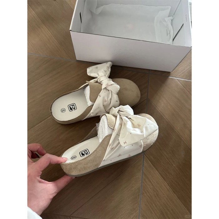 Giày Birkenstocks một chân lười biếng trái mùa và dép xỏ ngón dành cho trang phục bên ngoài của phụ