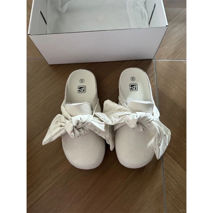 Giày Birkenstocks một chân lười biếng trái mùa và dép xỏ ngón dành cho trang phục bên ngoài của phụ
