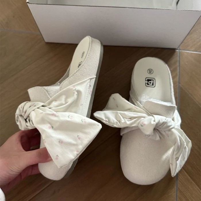 Giày Birkenstocks một chân lười biếng trái mùa và dép xỏ ngón dành cho trang phục bên ngoài của phụ
