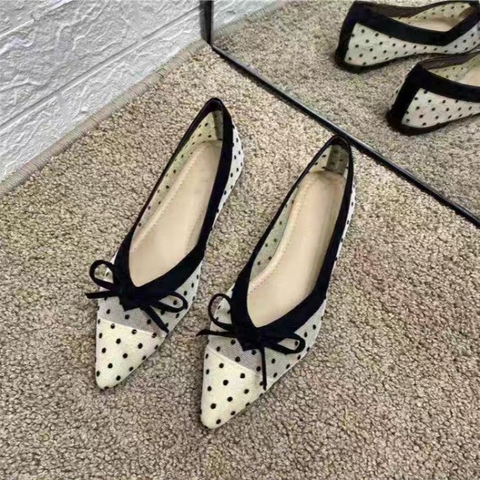 Giày Rỗng Ren Lưới Đế Mềm Giày Công Sở Scoop Giày Mùa Hè Mũi Nhọn Giày Đế Bằng Nữ