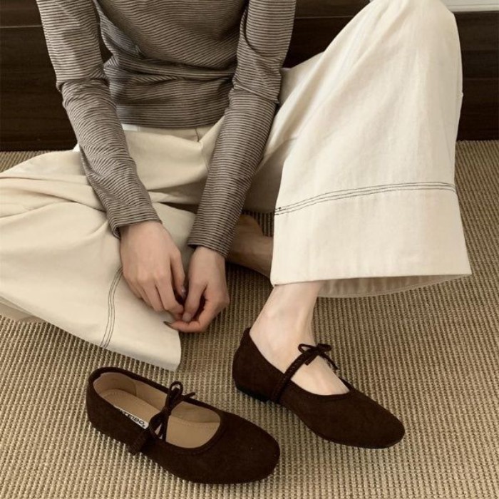 Giày bệt nữ có chân váy, giày Mary Jane nông