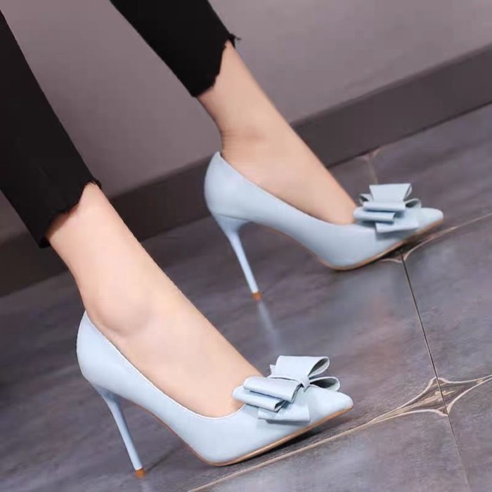 Giày cao gót nơ ngọt ngào, gót nhọn, miệng nông, mũi nhọn, khoét hai bên, giày tinh tế phong cách H