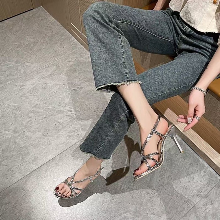 Giày sandal cao gót da sáng màu mùa hè, dép quai chéo thanh lịch và sang trọng