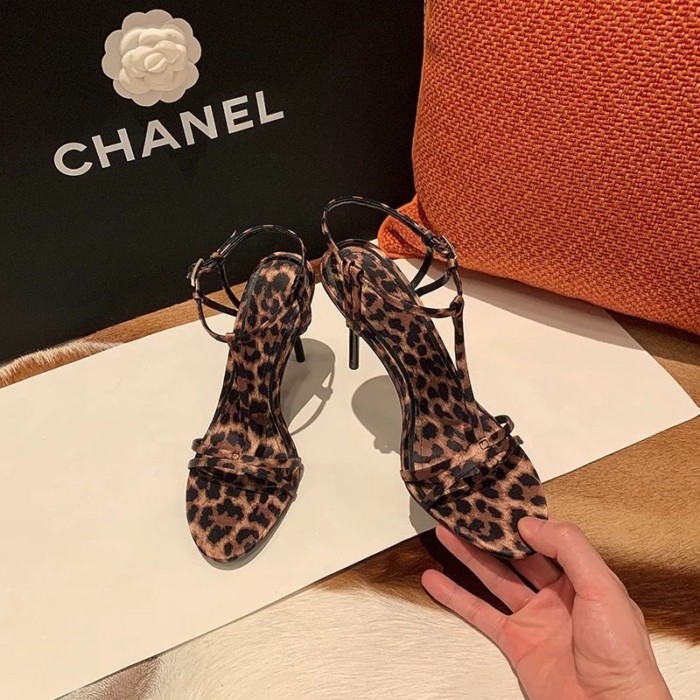 Giày sandal nữ quai ngang gót nhọn kiểu La Mã cổ tích