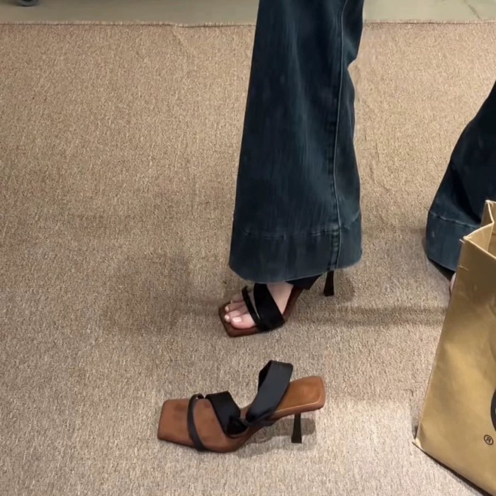 Hai đôi sandal hở mũi và dép lê phối màu dành cho các hot girl, giày cao gót và sandal nữ cực đẹp,