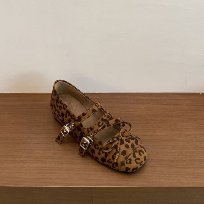 Họa Tiết Da Báo Bên Trong Tăng Chiều Cao Giày Khóa Chữ Thập Vuông Mũi Mary Jane Giày Nữ Nông Flat B