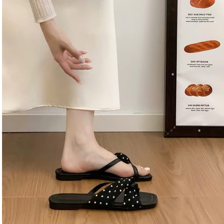dép nữ xinh, dép nữ quai chéo chấm bi đế bệt thời trang, êm chân dễ phối đồ